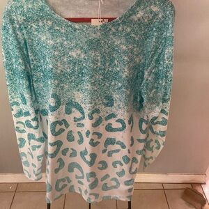 Beautiful Turquoise Leopard top
